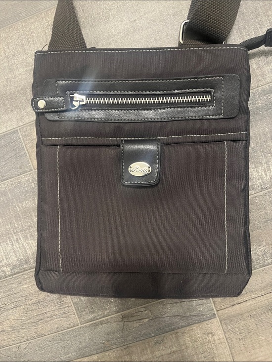 Roots Handbags - Roots Black Messenger Crossbody Bag